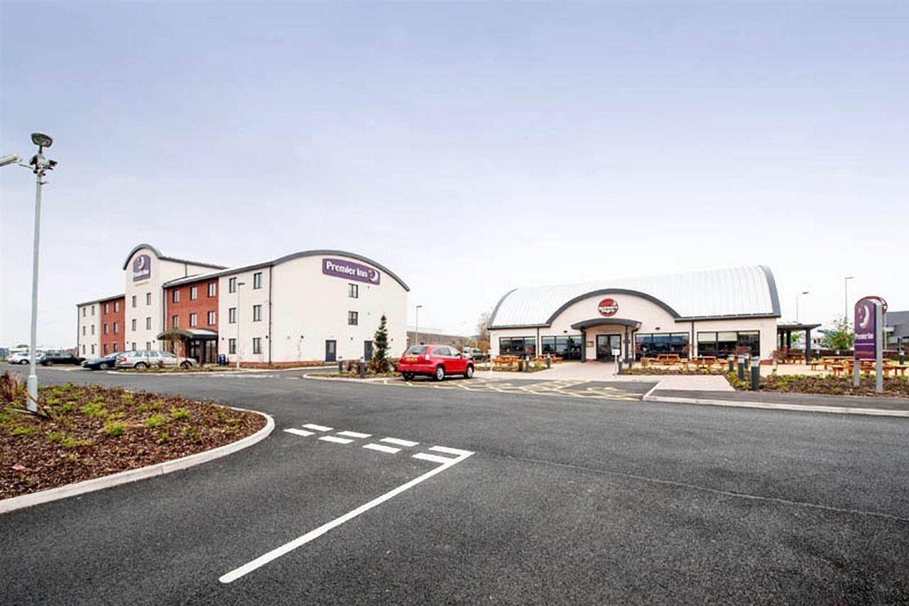 Premier Inn Barrow In Furness ภายนอก รูปภาพ