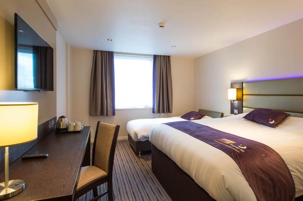 Premier Inn Barrow In Furness ภายนอก รูปภาพ