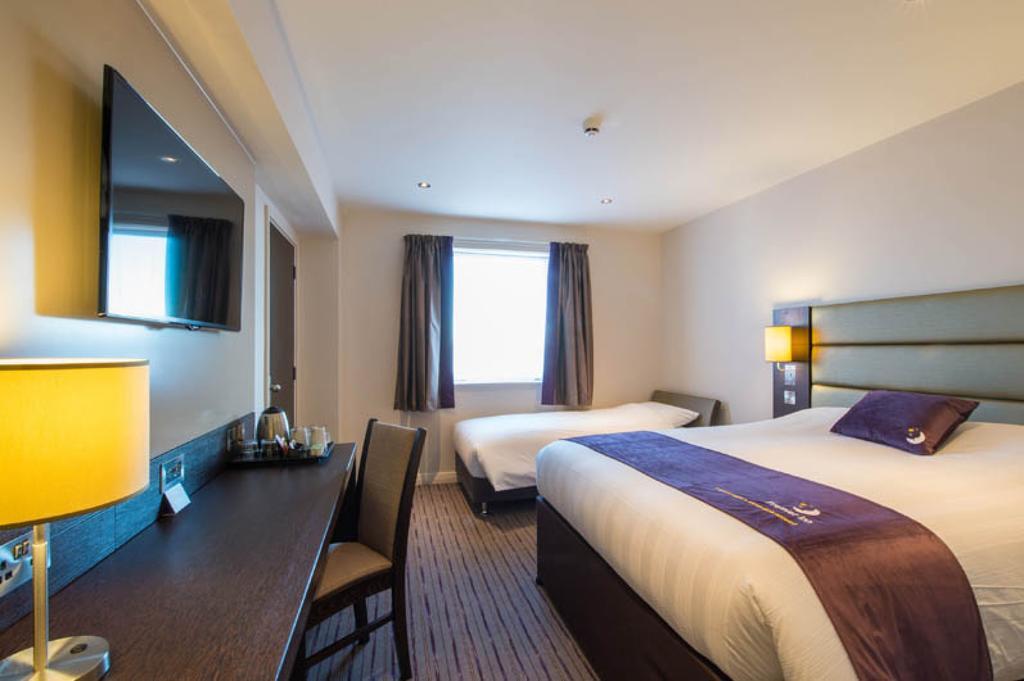 Premier Inn Barrow In Furness ภายนอก รูปภาพ