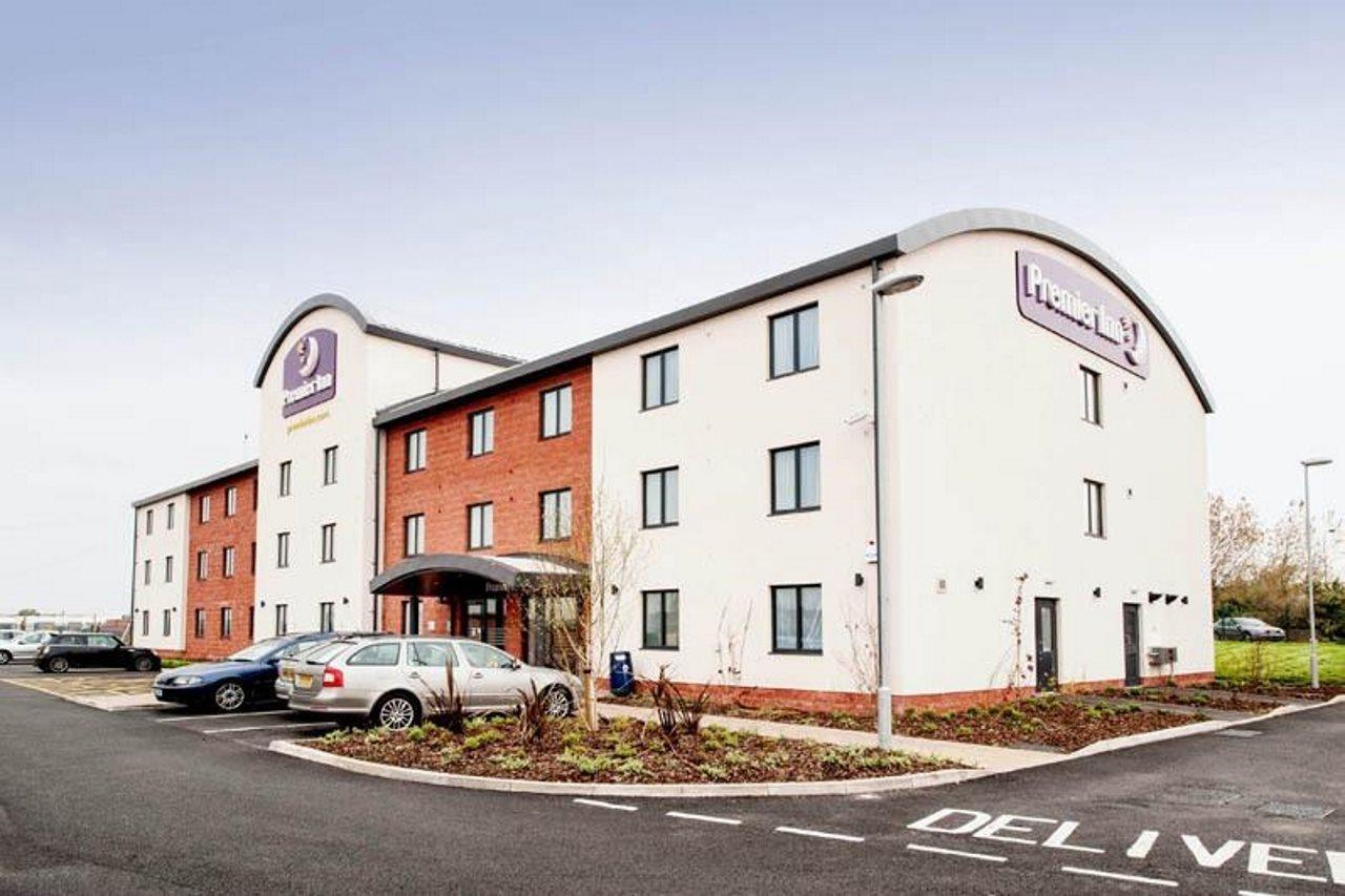 Premier Inn Barrow In Furness ภายนอก รูปภาพ