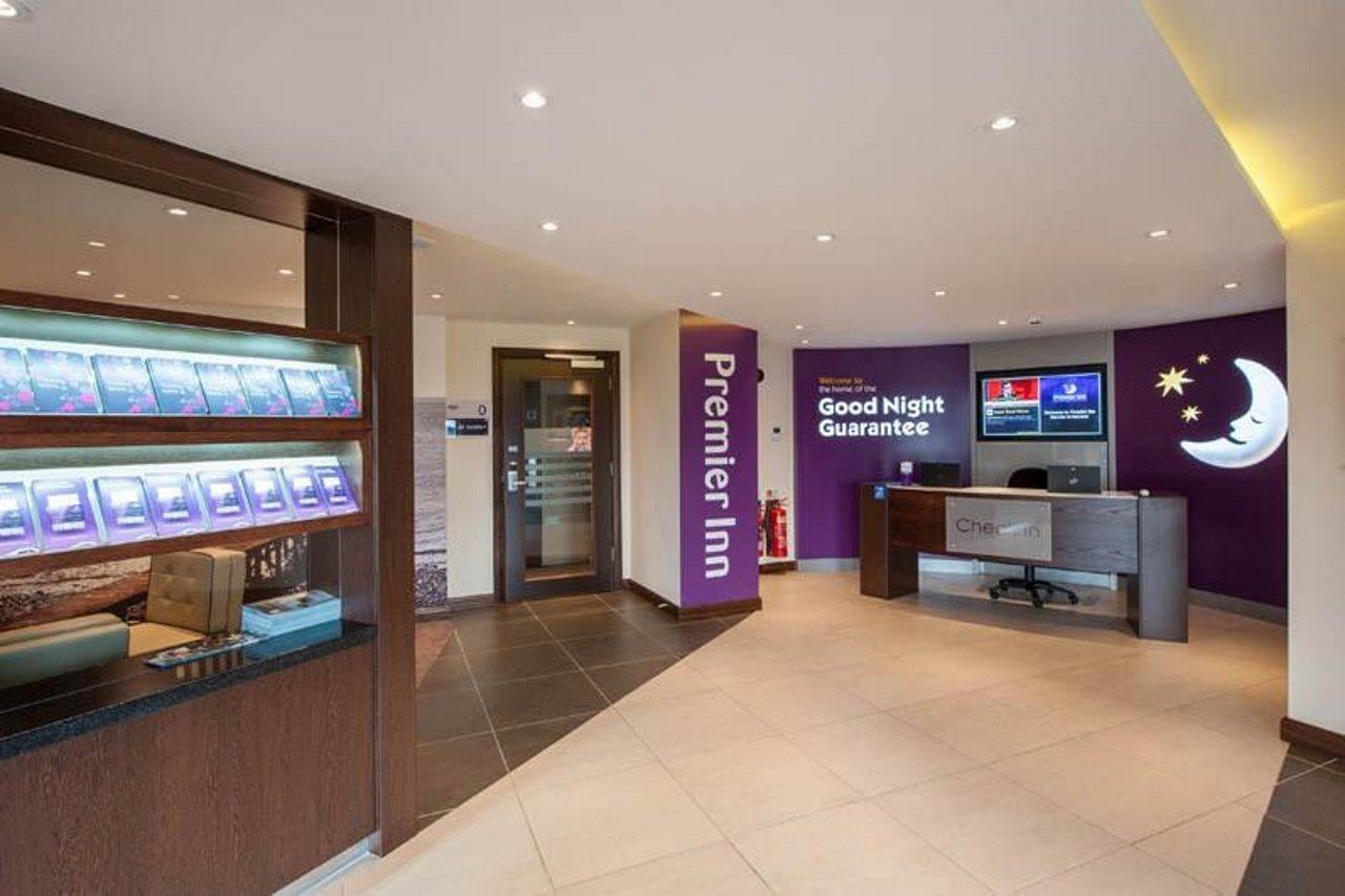 Premier Inn Barrow In Furness ภายนอก รูปภาพ